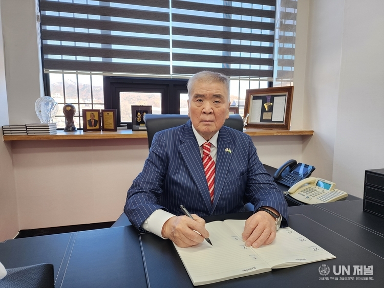 Vitaliy Fen, Ambassador Extraordinary and Plenipotentiary of Uzbekistan to Korea