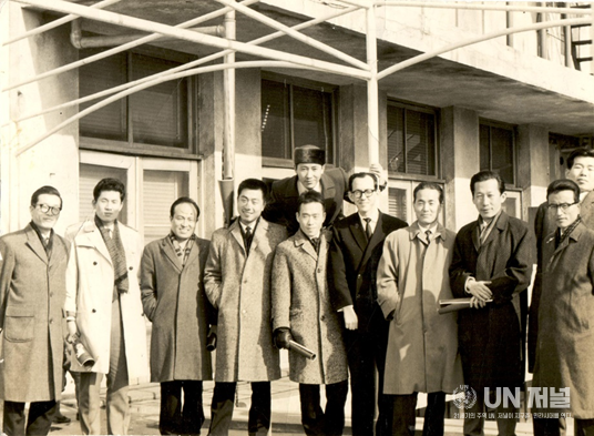 현대미술가협회 사진 (1963) 앞줄 왼쪽부터 임명진,김종학,전상수,조용면,김창열, 한명 건너 이세득,김병기,장성순, 사진 뒷줄 왼쪽 박서보, 오른쪽은 윤명로