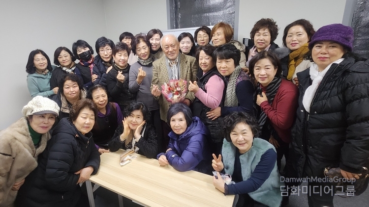  이재화 대체의학 연구소 세미나 후 기념촬영