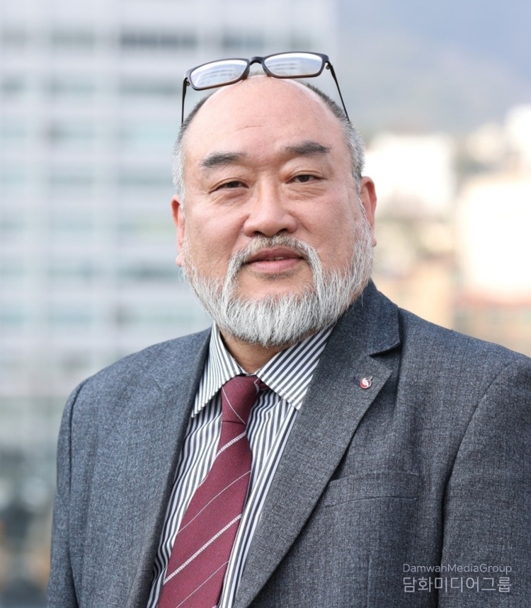 김용모 (사)국제현대예술협회 이사장 겸 인사동사람들 회장