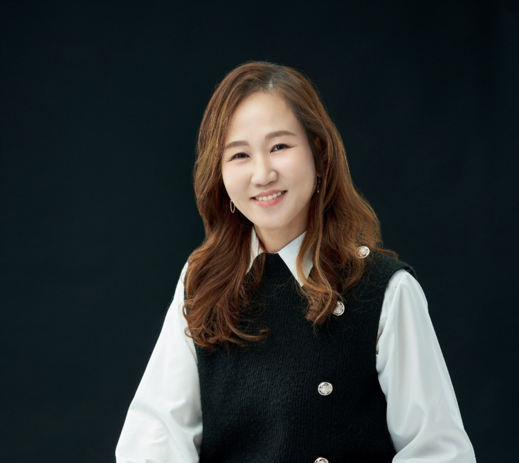 정윤희 작가