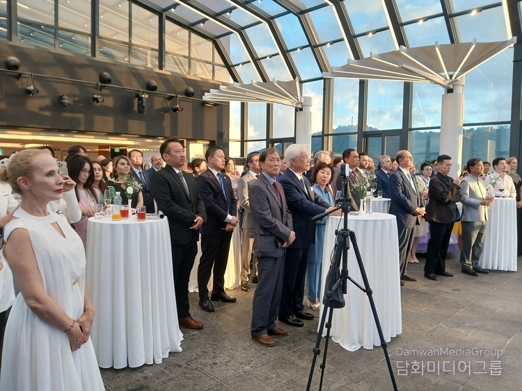 이날 리셉션에는 35개국 이상의 외교공관 대표를 포함해 130여 명의 내·외빈이 참석했으며, 한국의 문화·학계·체육계 인사들과 벨라루스 교민들도 자리를 함께했다.