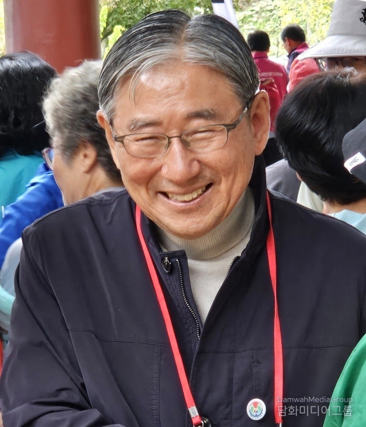 맨발로 걷는 즐거움의 저자 박동창 회장