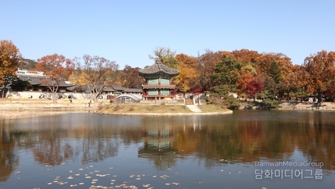 [담화총사 칼럼] 가을, 경복궁 향원정에서 만난 한국의 정수精髓
